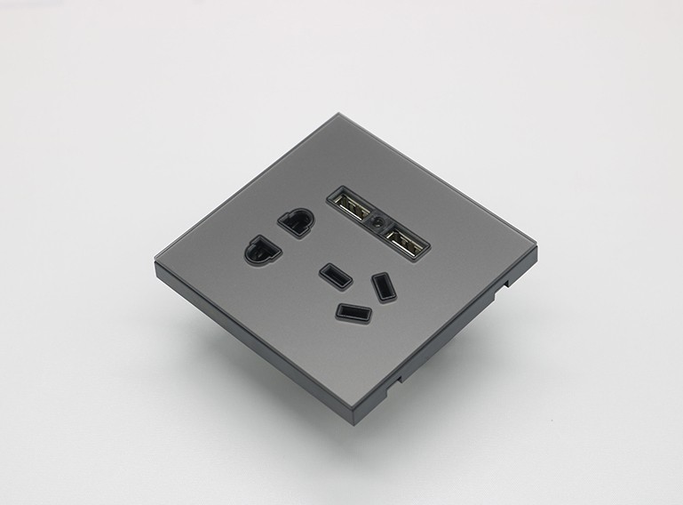 五孔USB